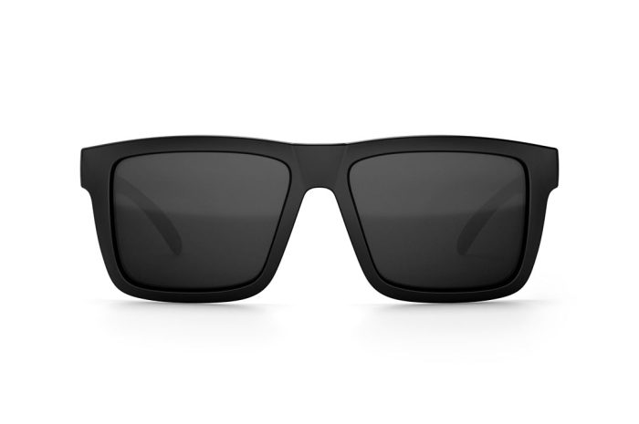 Black Black Front d3955250 9eb4 4e9a 8141 9aa70ecf8602 1