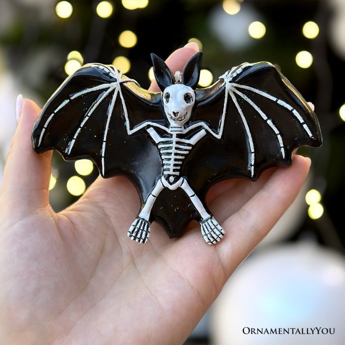 ForProductHand 01GothicBatSkeletonHandcraftedGlassOrnament HorrorTreeHalloweenDecor
