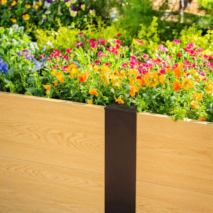 vego garden Evergrove Metal raised bed 2x8 Lifestyle 2