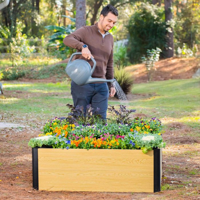 vego garden Evergrove Metal raised bed 4x4 Lifestyle 3