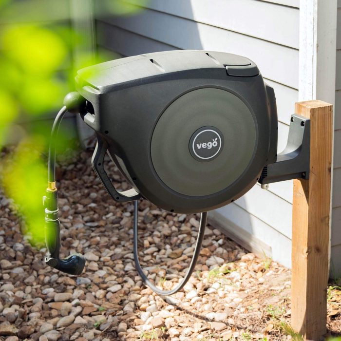 vego garden Retractable hose reel Set 130ft lifestyle 1